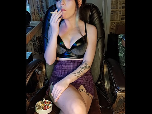 asian girl smokes