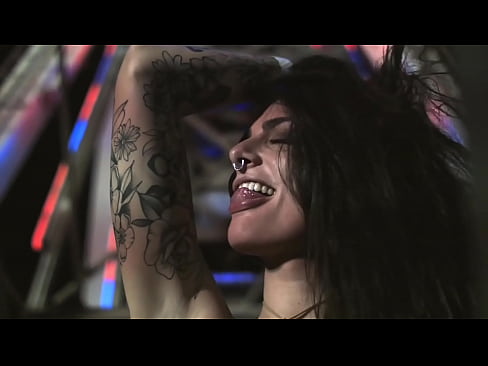 COMPILADO DE CENAS DE ATRIZ PORNÔ BRASILEIRA TATUADA