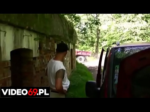 Darmowe filmy erotyczne - Trzeba naprawić samochód - występuje Marzena