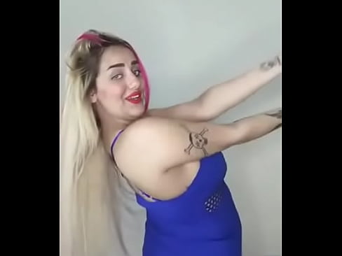 Hor blonde arab