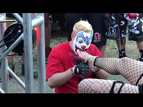 FlipFlop The Clown Worshiping Feet At The 2018 Gathering Of The Juggalos – Clip # 4