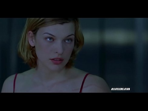 Milla Jovovich in Resident Evil 2002
