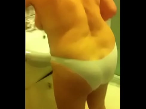Moglie in bagno