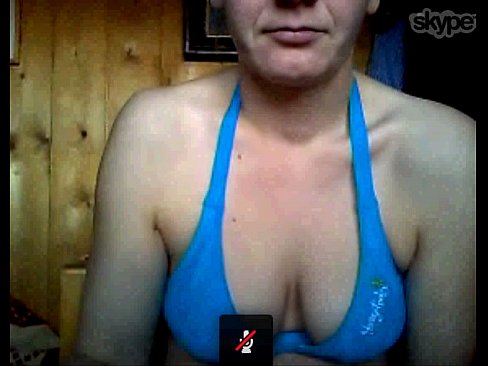 Viki 30 years old MILF fun at Skype