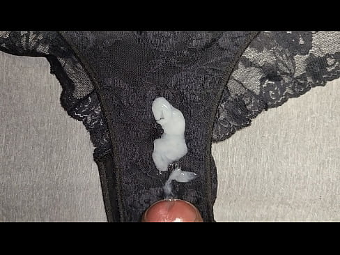 me vine en los panties de encaje de mi compañera