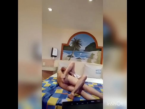 Rosauraibarra es penetrada por el culo en un hotel