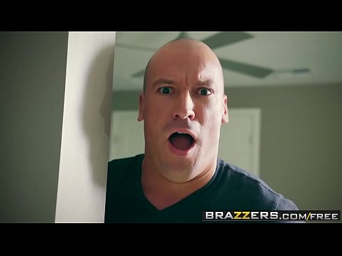 Brazzers - Big Butts Like It Big -  Scrub That Trunk scene starring Valentina Nappi, Sean Lawless an