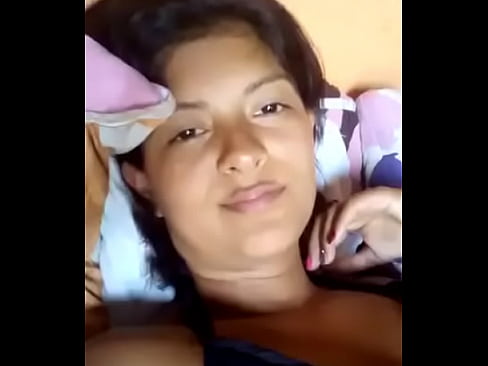 Sola en casa