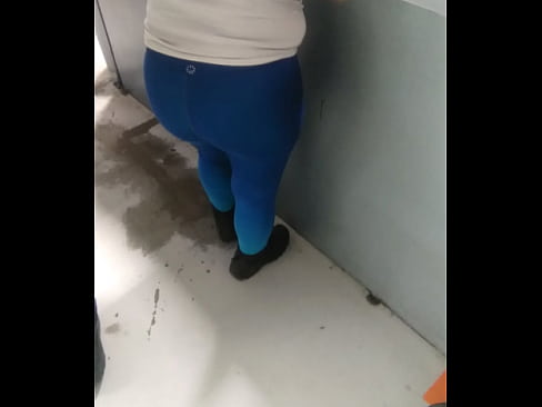 Mexicana en leggins azul