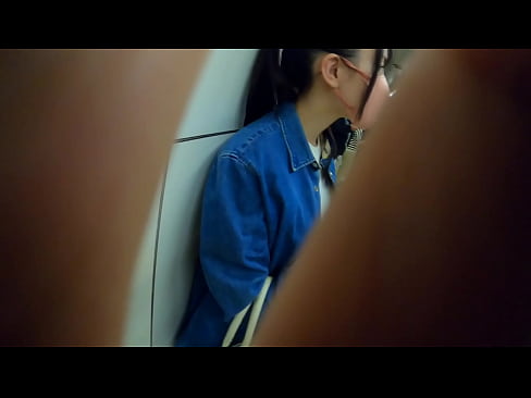艶やかな長い黒髪の女性(二十代)が街を気ままに散策する 渋谷駅周辺でJD風の女性【Yちゃん】素人  盗撮・のぞき スレンダー パンチラモノ ドラッグ・媚薬 中出し