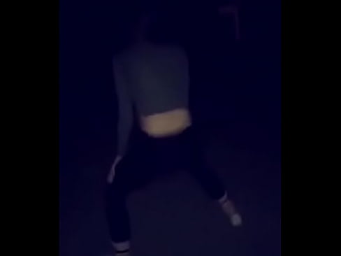 Big booty teen twerking