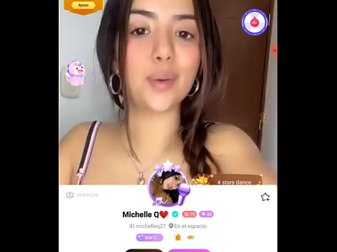 Moviendo el Culo y Tetas