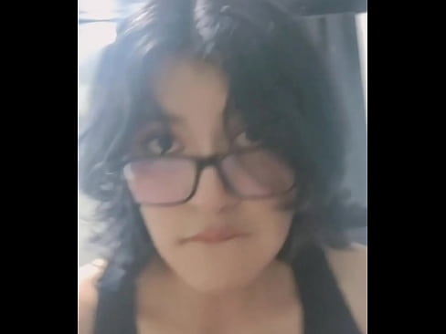 Pendejita colegiala cogiendose a su profesor de espaldas
