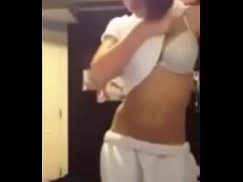 Chav strips and rubs - stunning lady reveals her how body