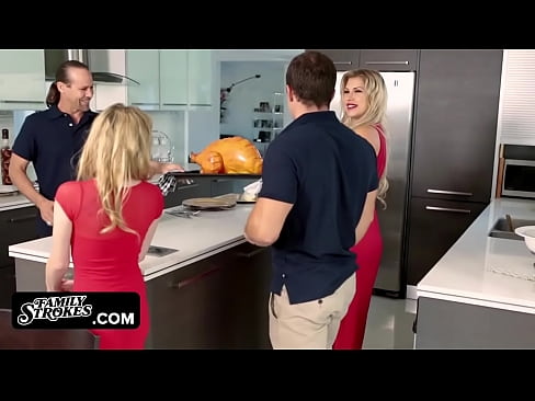 Stepsister Fucks Stepbrother During Thanks giving Dinner