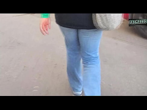 On the street, a teacher has a date with his student to make a homemade porn video in exchange for passing her university exams.  On the street, a teacher has a date with his student to make a homemade porn video in exchange for passing her university exams.