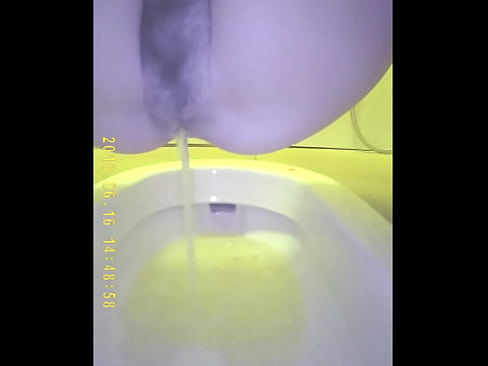 young girl teen piss in the toilet and young pussy 2