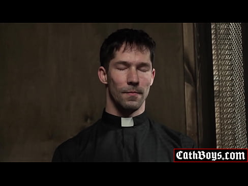 OMG! See what happens in confession booth!
