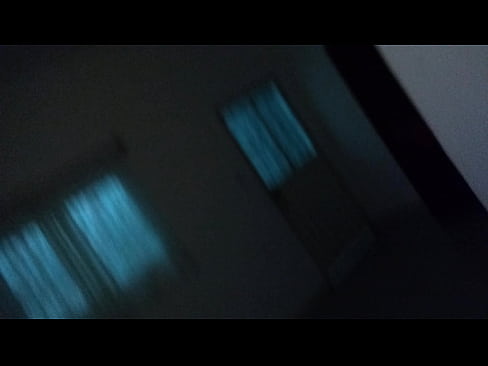 Mi mujer con otro y yo pegado grabando