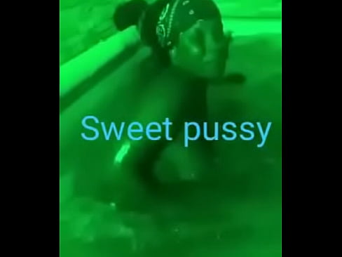 Sweet Pussy avek yon zanmi ap koupe ak yon nèg