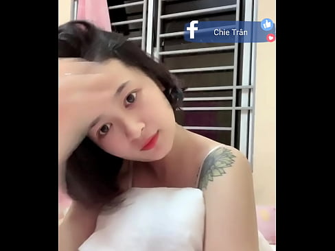 Ngực đẹp