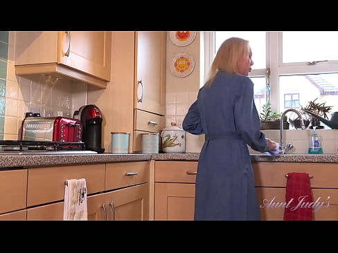 49yr-old Amateur MILF Francesca masturbates for you in the kitchen