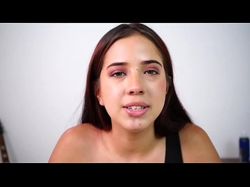 video de masturbación intensa con una joven colombiana de tetas perfectas y culo perfecto
