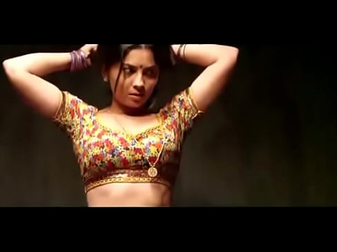 Sonalee Kulkarni hot and sexy navel from movie shutter.