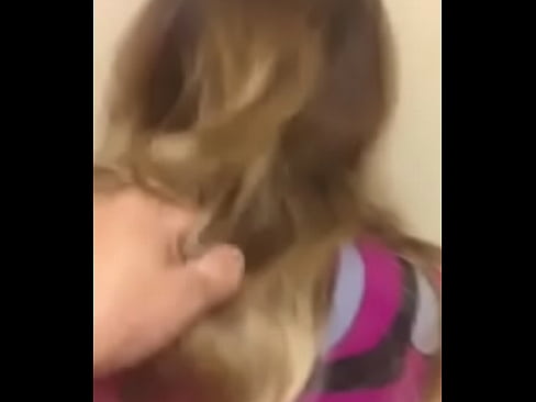 Girl sucking dick guuuuud in the bathroom