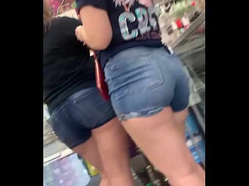 Nice booty in short shorts