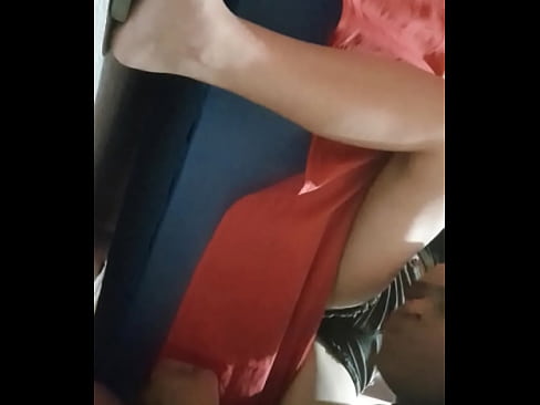 Cupando a buceta da garota de 18 anos