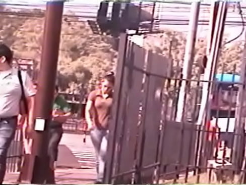 Bellas chicas caminando 4