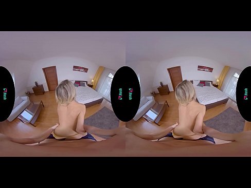 Smoking hot skinny blonde lets you fuck her in virtual reality