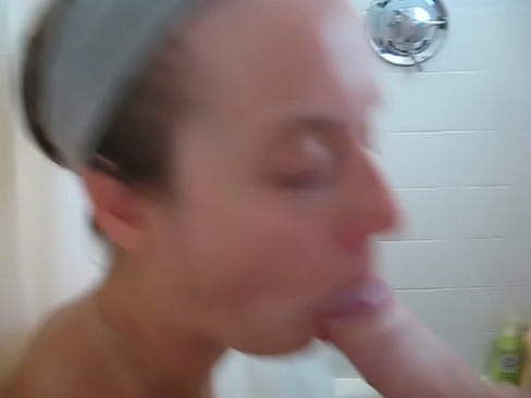 real amateur sucks cock