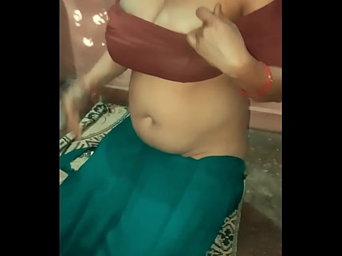 Big boobs desi girl undressing and shake