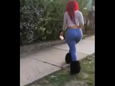 big booty ebony ass jiggle while walking