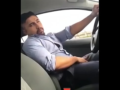 CHACAL MASTURBANDOSE EN CARRO