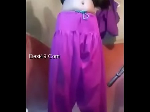 Indian girl peeing nd bath