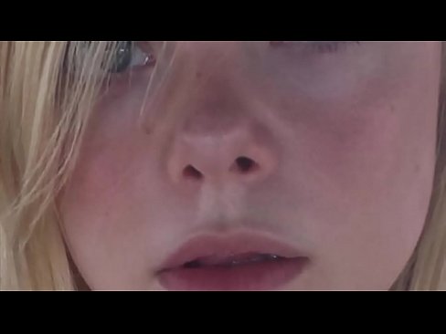 elle fanning 18 try not to cum