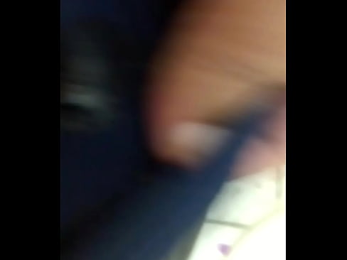 É tanto tesão que a cueca fica melada demais