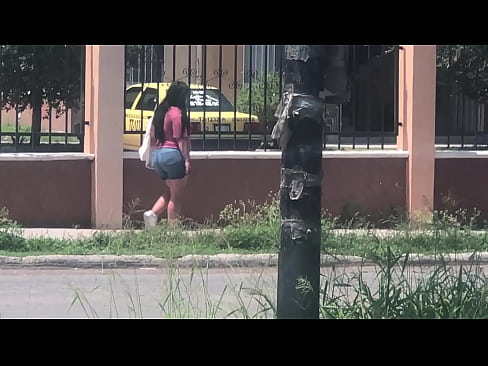 Voyeur qro culo en la calle