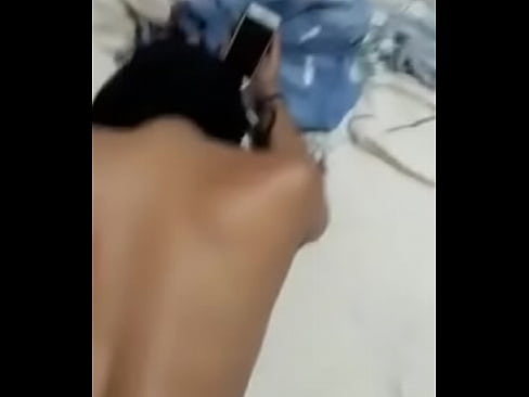 Safada deixou o cara filmar e teve o vídeo divulgado