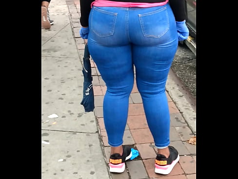 Big Spanish Booty in tight jeans