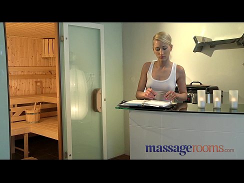 Massage Rooms Uma rims guy before squirting and pleasuring another