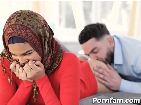 Sexy Muslim Girl Maya Farrell Sinsing with Her Own - Pornfam.com
