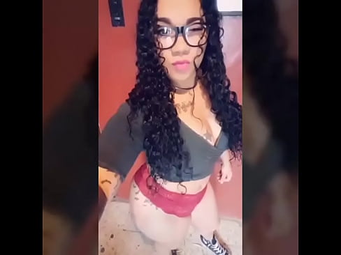 Claudia valdes su número de teléfono  504 8794-6221