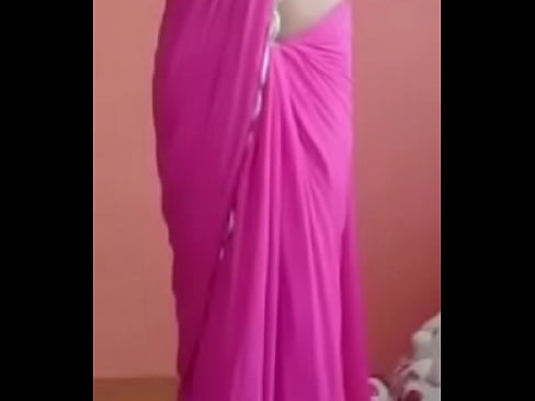 Desi Indian girl remove saree