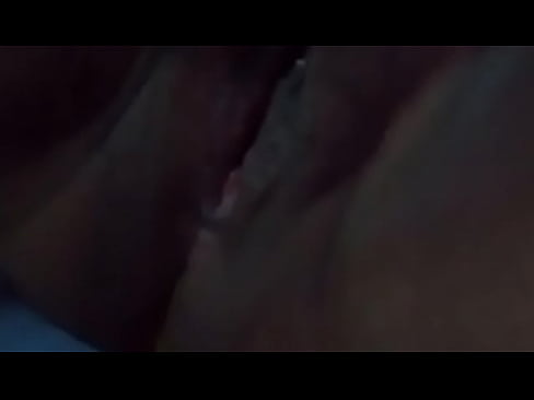 Mi rica cuñada acariciandose me manda video