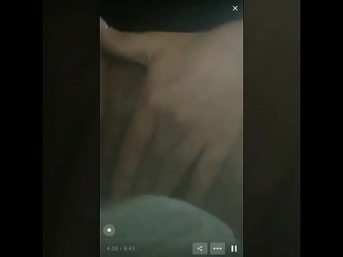 Novinha safada se masturbando ao vivo
