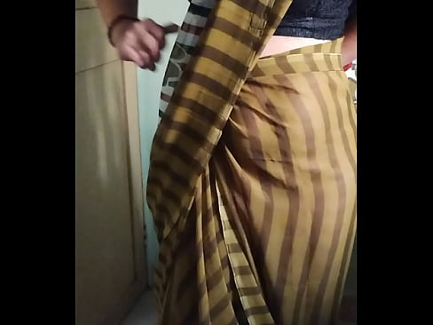 न्यू ड्रेस ब्लैक ब्लाउज़ साड़ी